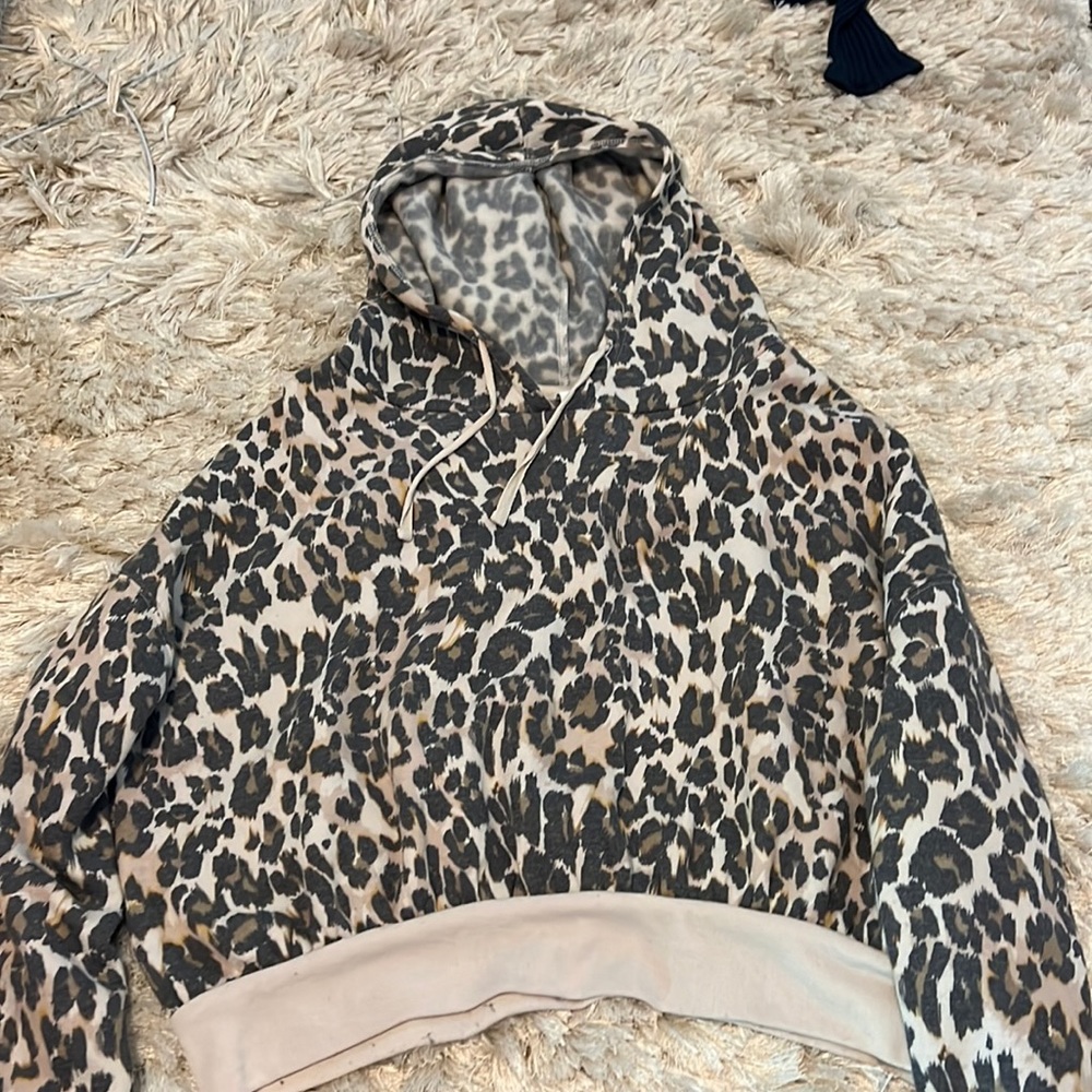 Cheetah print sweatshirt